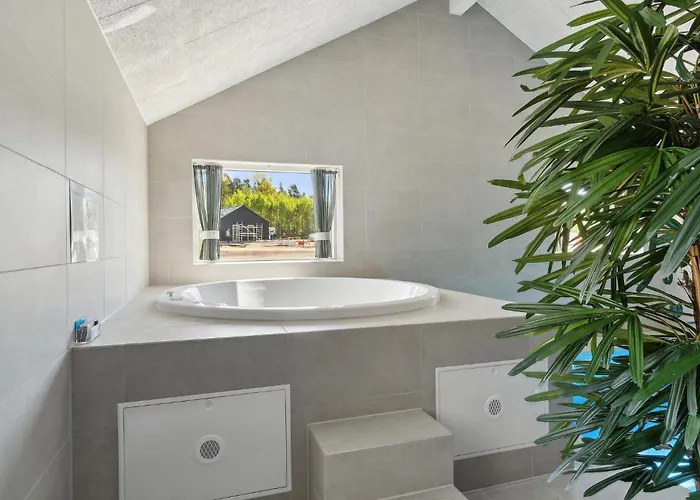 Hébergement de vacances Awesome In Glesborg With Sauna